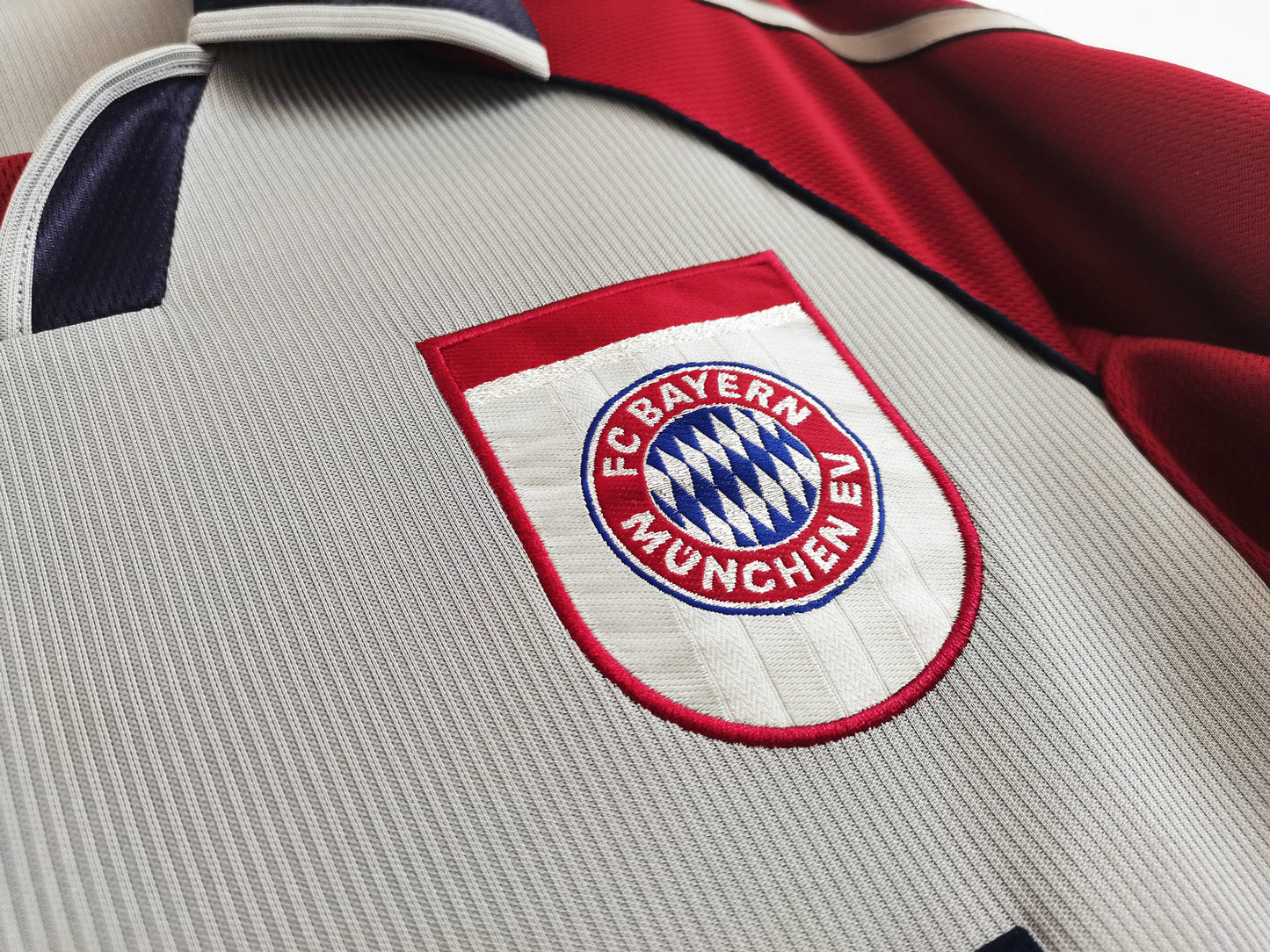 Bayern Munich 98/99 Away Retro Jersey