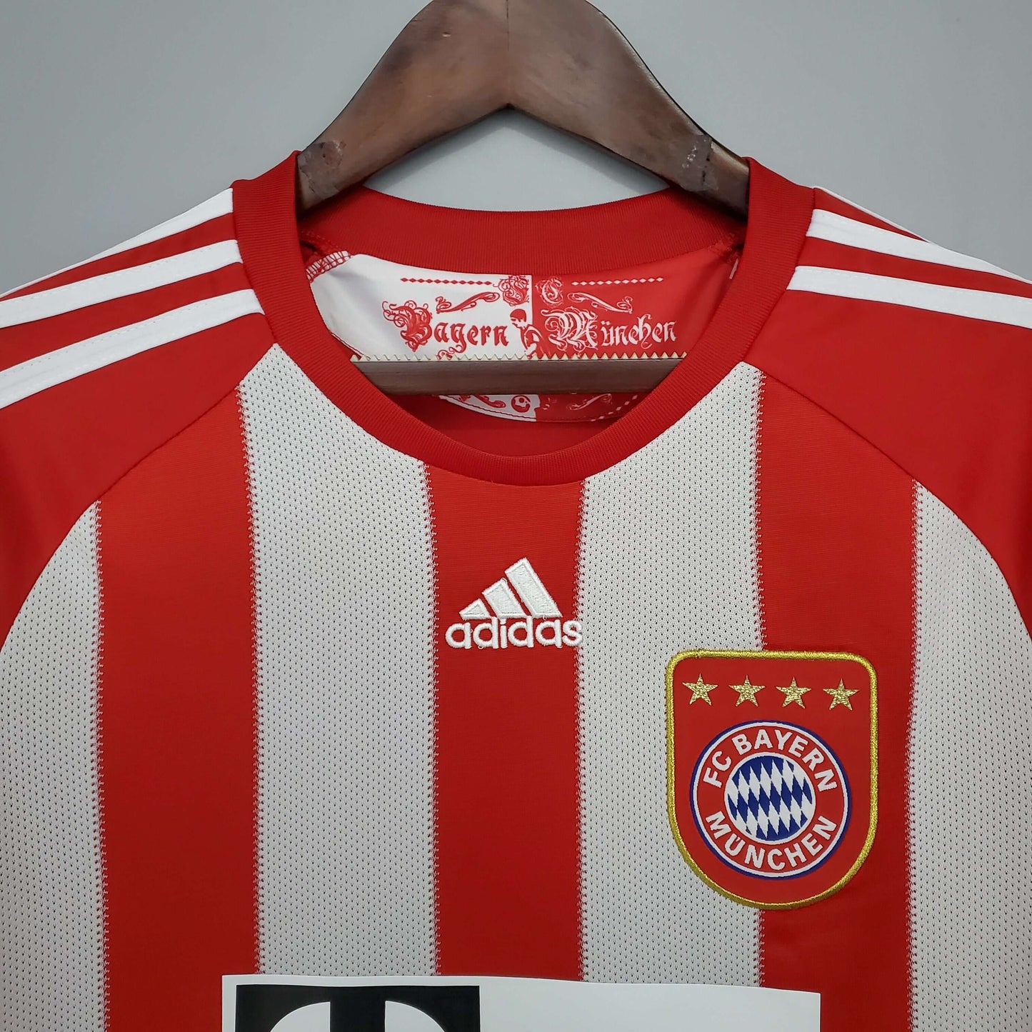 Bayern Munich 10/11 Home Retro Jersey