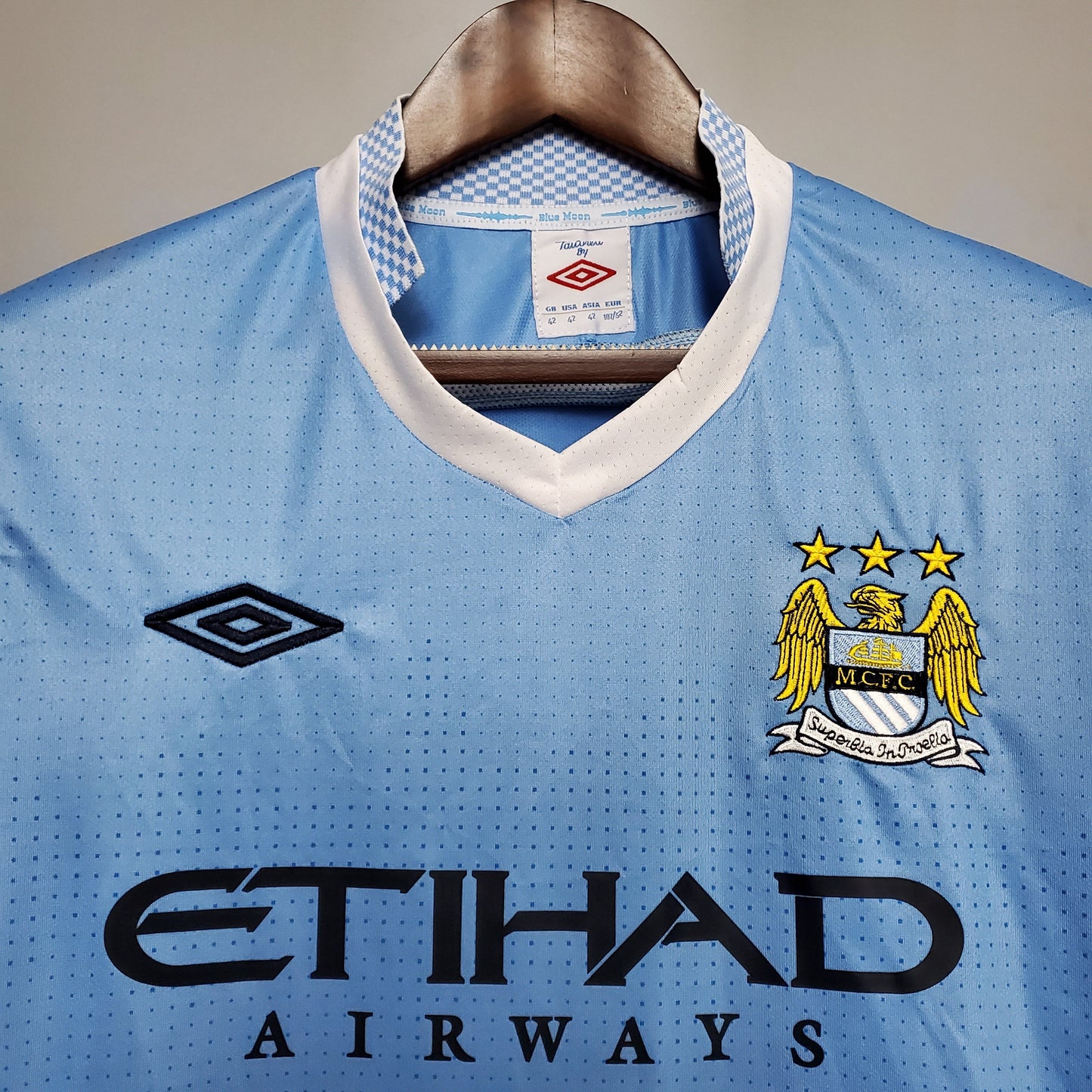 Manchester City 11/12 Home Retro Jersey